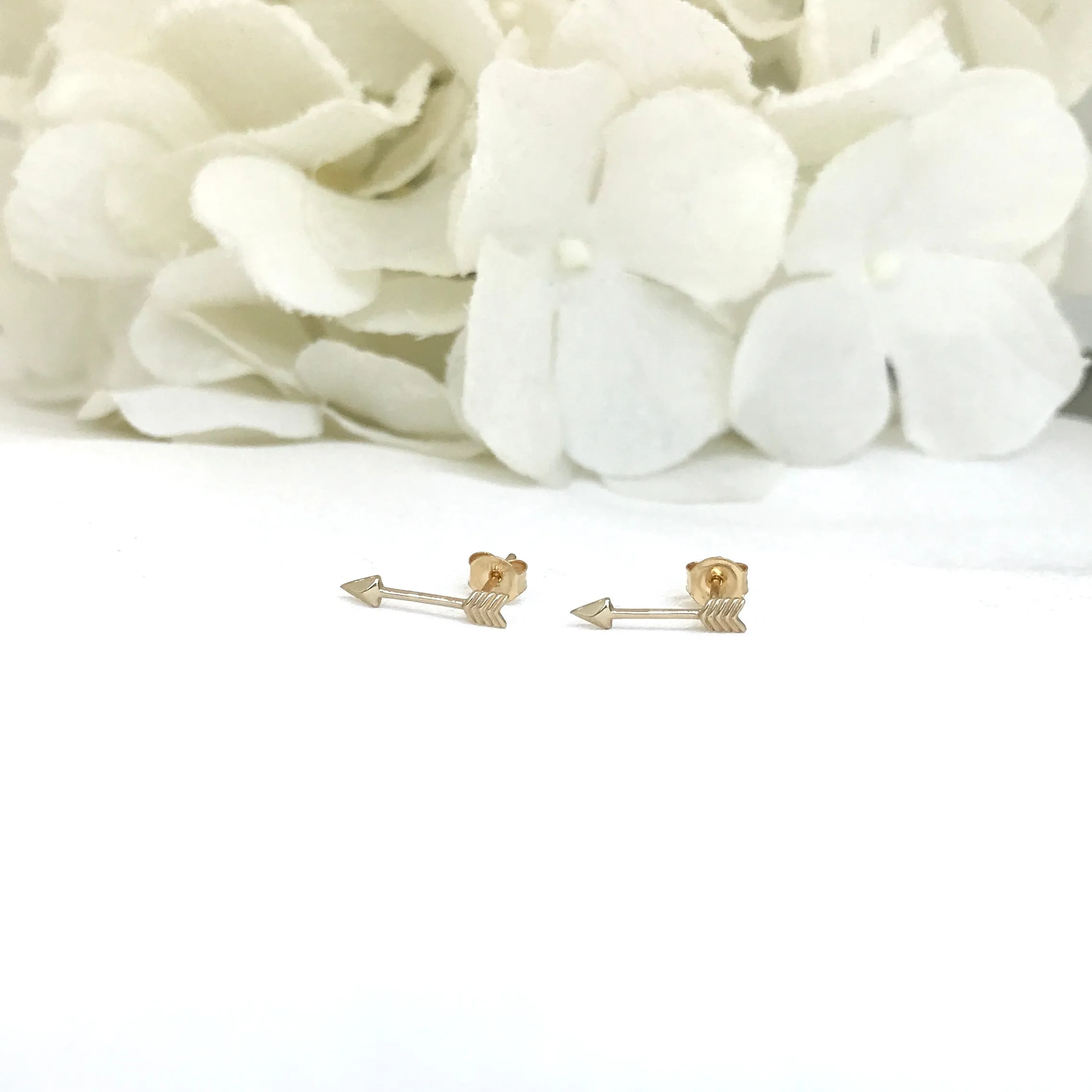 10k Gold Arrow Mini Stud Earrings