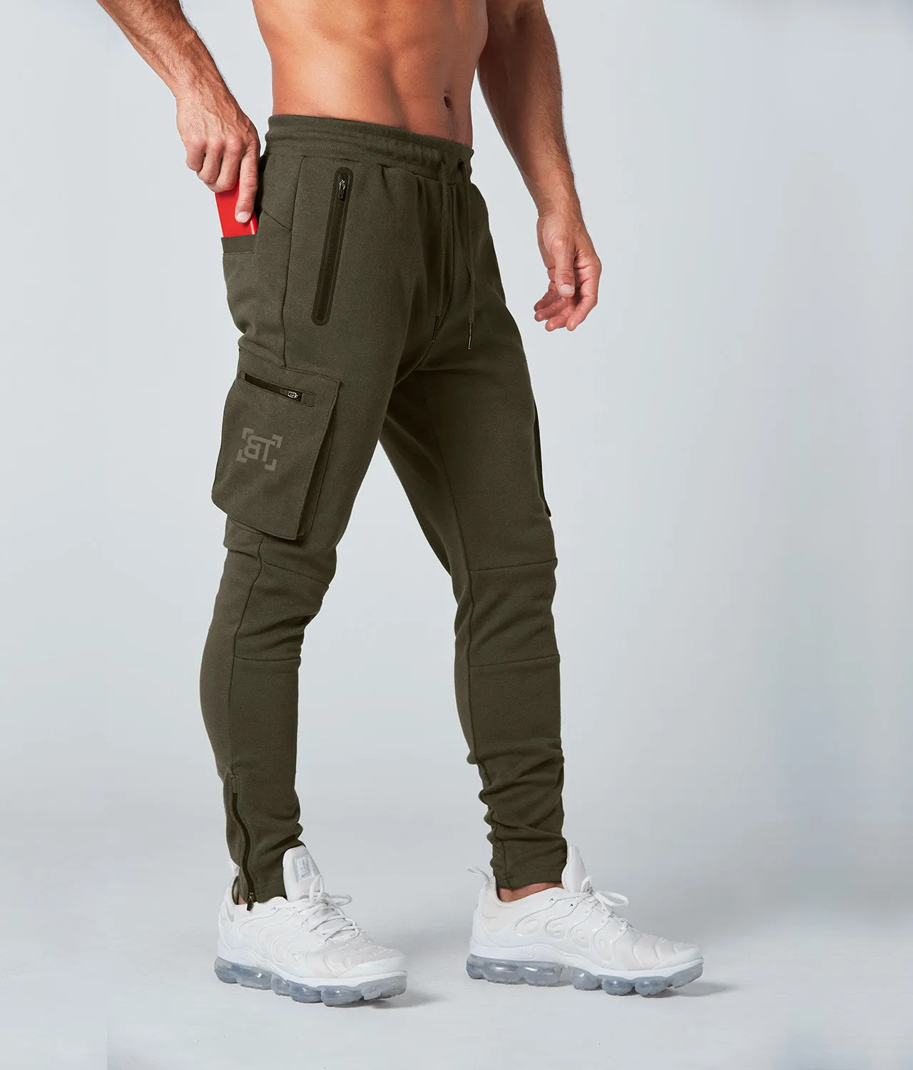 2100 . Viscose Fitted Jogger - Military Green