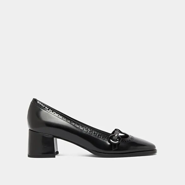 Heeled Mary Jane in black glazed leather