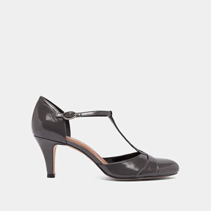 Heeled pumps with adjustable buckles in gray shiny leather