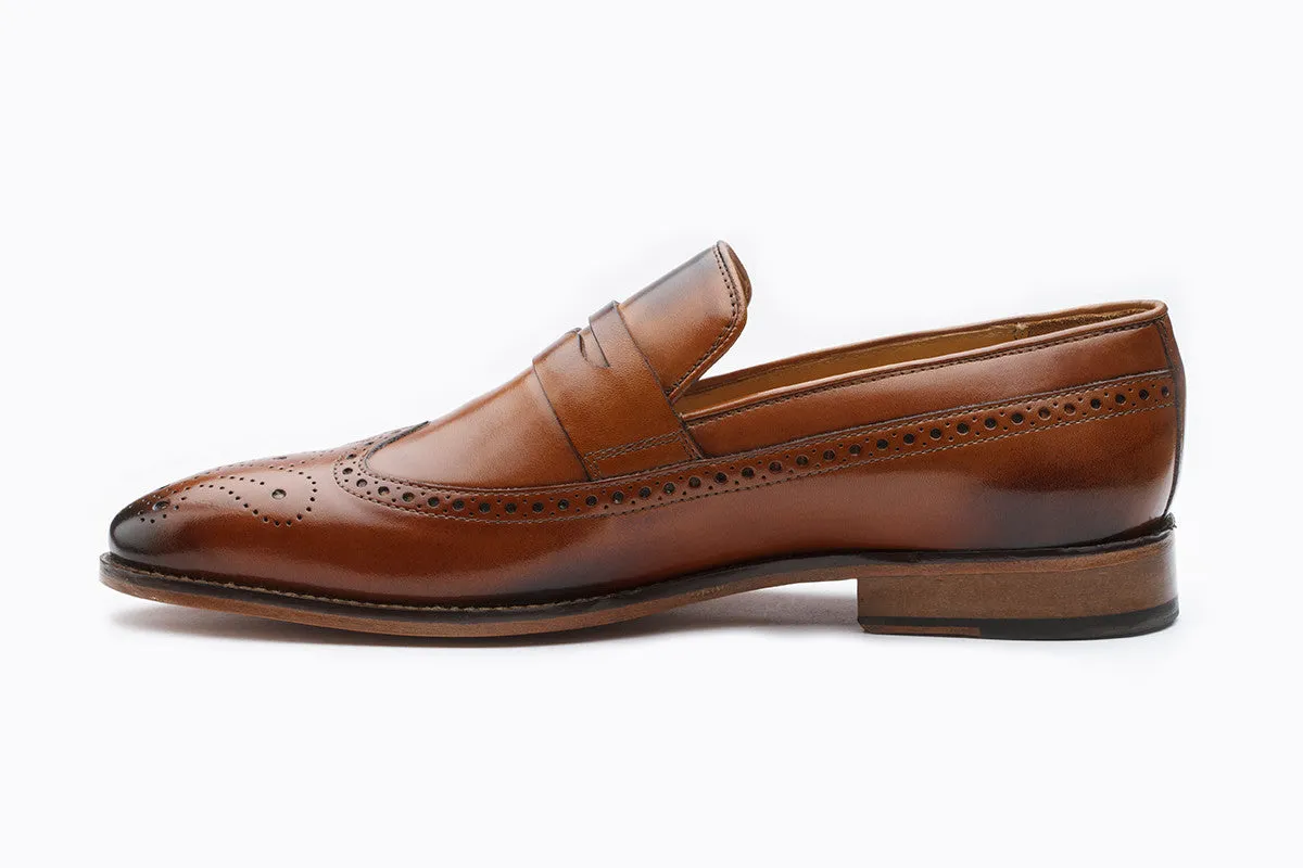 LONGWING SADDLE LOAFER WITH MEDALLION-TAN