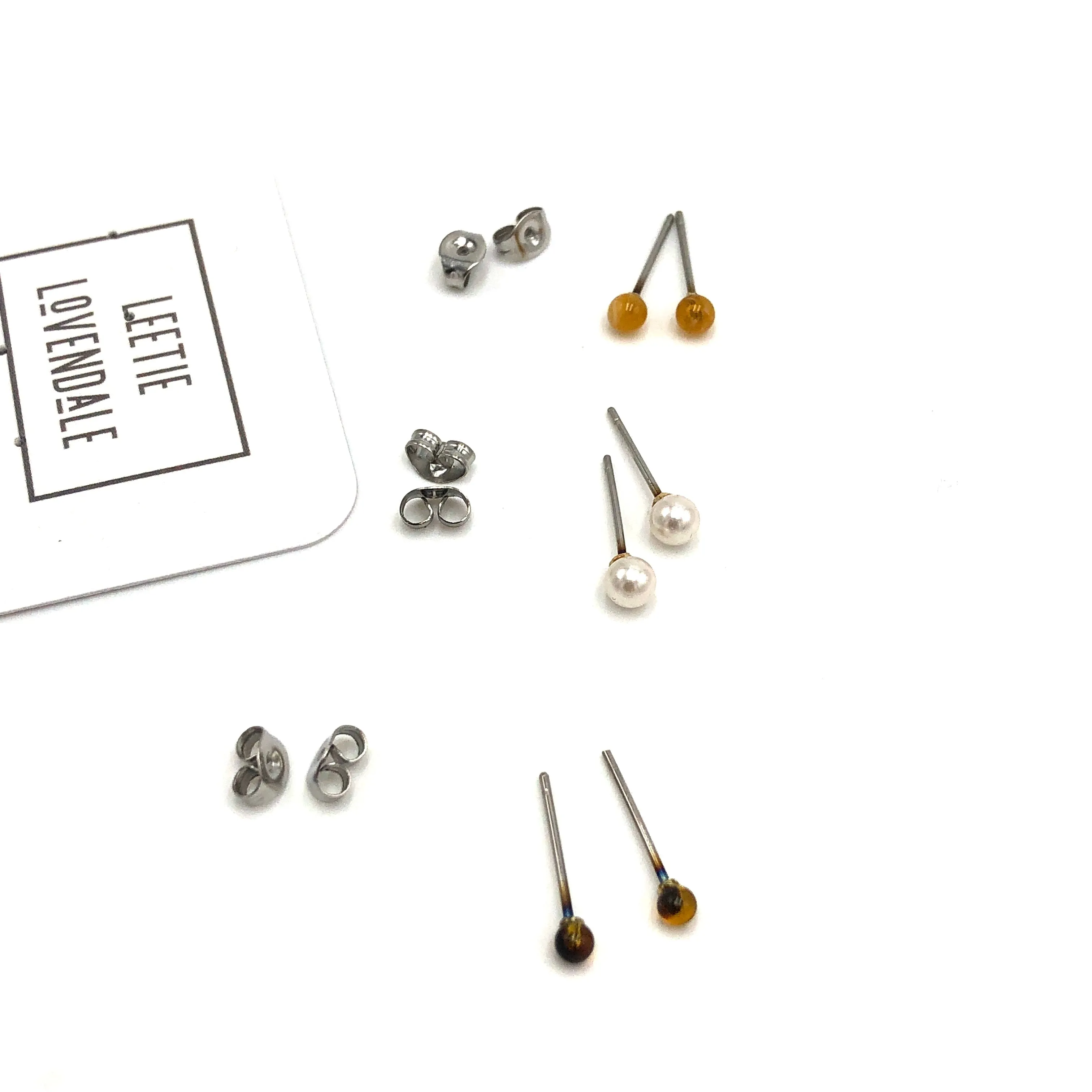 Tortoise & Honey Tiny Studs Earrings Set