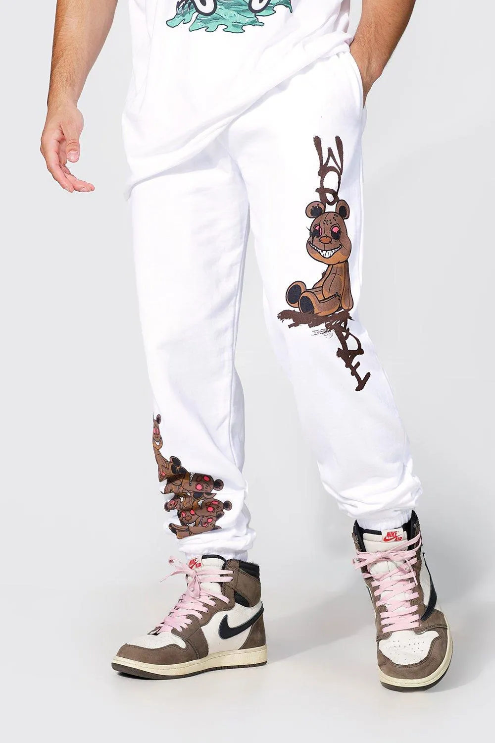 Worldwide Teddy Graphic Jogger | boohooMAN UK